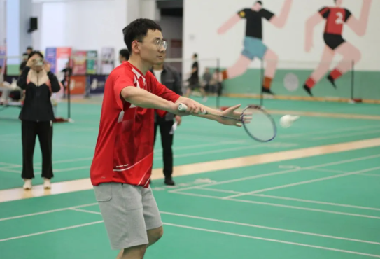 TCL Zhonghuan Hosted the 4th "Meet on the Badminton Court" Badminton Tournament
